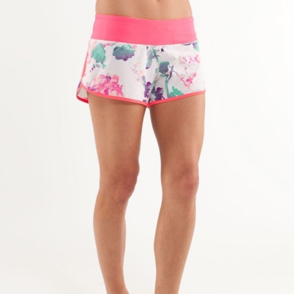 Lululemon Run: Ultra Short II Blurred Blossoms Fossil / Flash - Picture 1 of 16